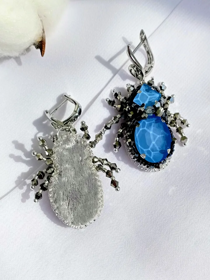 Handmade silver crystal spider earrings, insect jewelry, halloween earrings, witchy familiar, spider gift