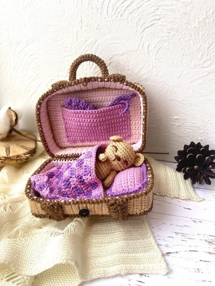 PDF Crochet Pattern Teddy Bear in Suitcase, Small Toy Pattern, Amigurumi, Animal Pattern, Amigurumi bear pattern, TUTORIAL bear in Eng