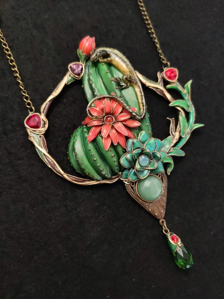 Necklace with cactus and Lizard, Lizard Necklace, Salamander Animal charm, Reptile