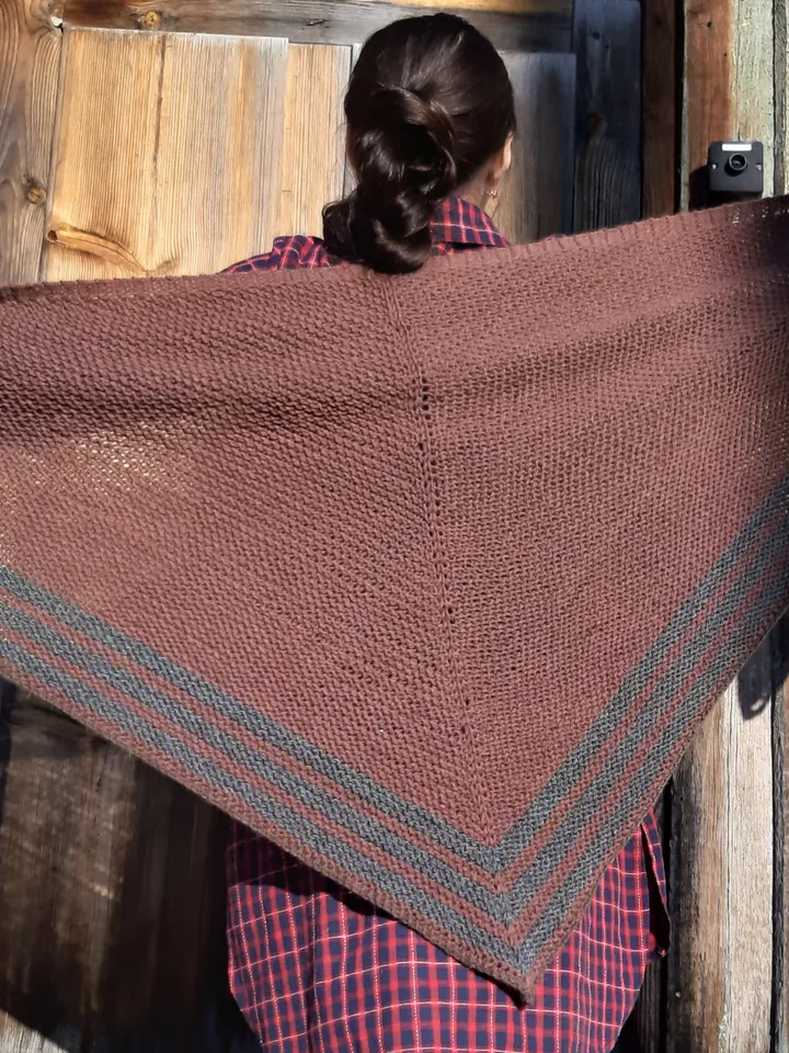 Triangle brown outlander shawl Claire shoulder wrap, natural wool wrap, outlander gift, warm shawl chunky knit