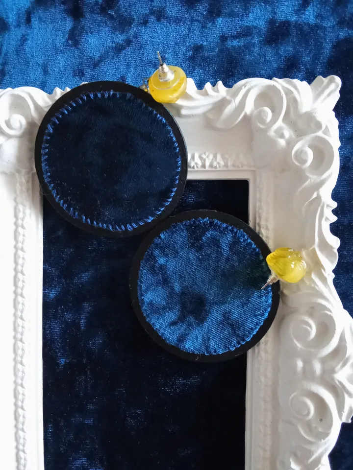 "White peony" earrings