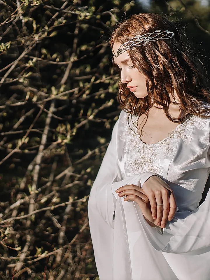 Tiara for wood nymph from branches and leaves, Crown of Forest dryad, Silver diadem, fantasy fairy elven Princess Nessa