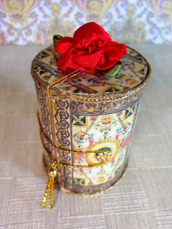 Vintage theater-box with dolls. Puppet show.1:12 scale.