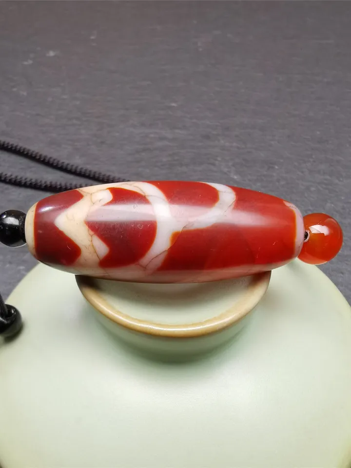 Gandhanra Unique Tibetan Fire Agate Lotus Dzi Bead Necklace,1.57" × 0.75"