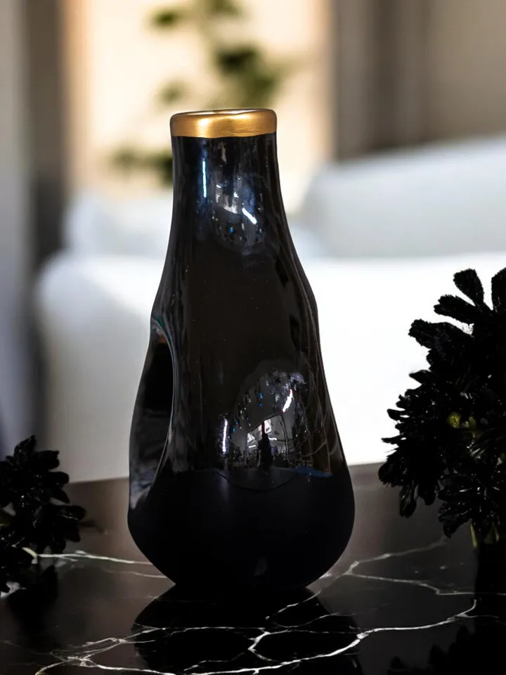 Handcraftmanship Large Black Vase For Flowers With Gold Accent | Decorative Black Vase For Livingroom | Large Black Vase with Gold Accent