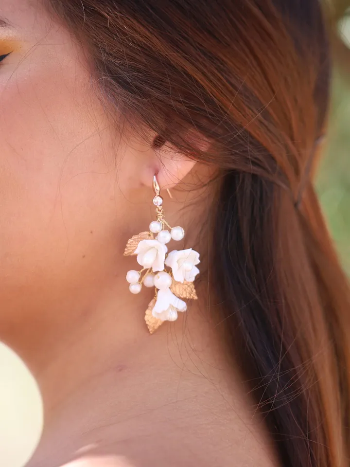 Porcelain Flower Earrings, Boho Wedding Earrings, Pearl Gold Chandeleir Statement Bridal Earrings, Statement Bridal Jewelry, Leaf Jewellry