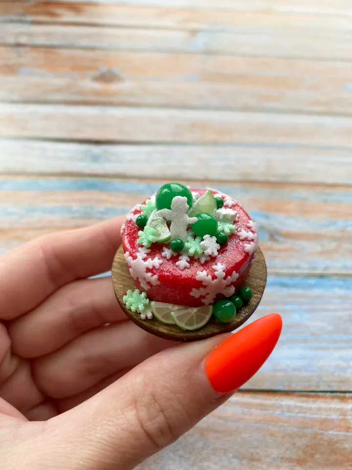 Miniature Realistic Christmas Cake DollHouse Decor