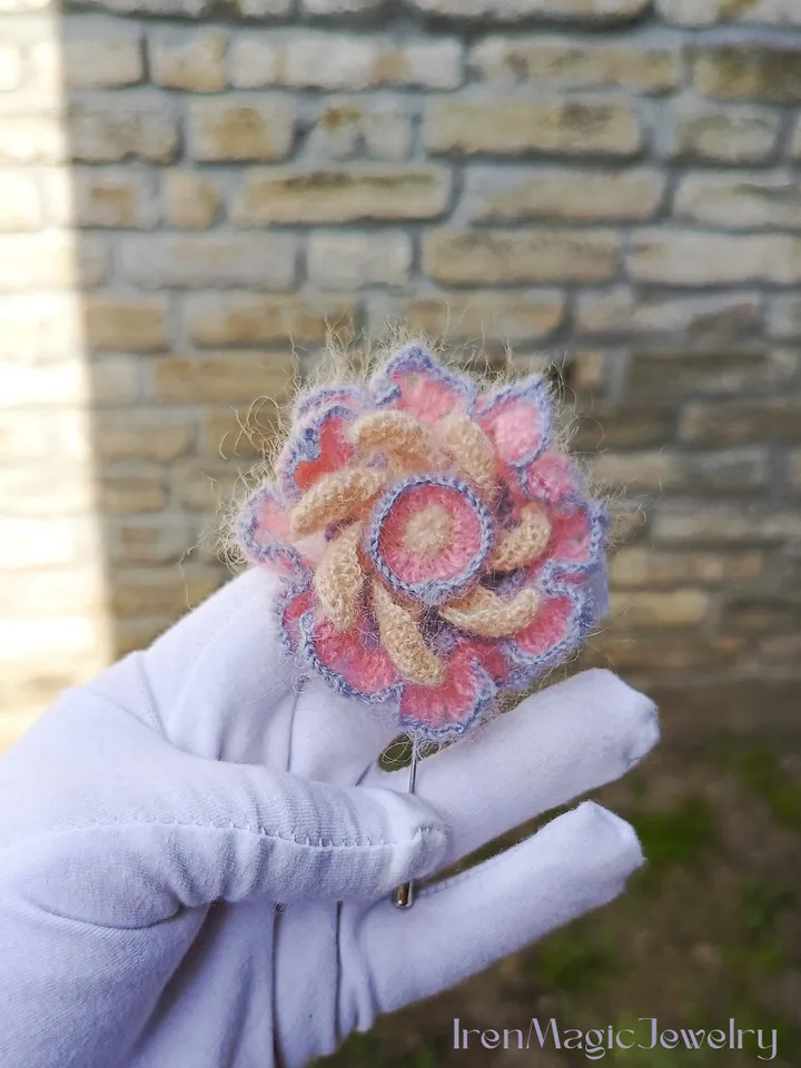 Crochet Flower Brooch in Soft Pink and Beige Tones
