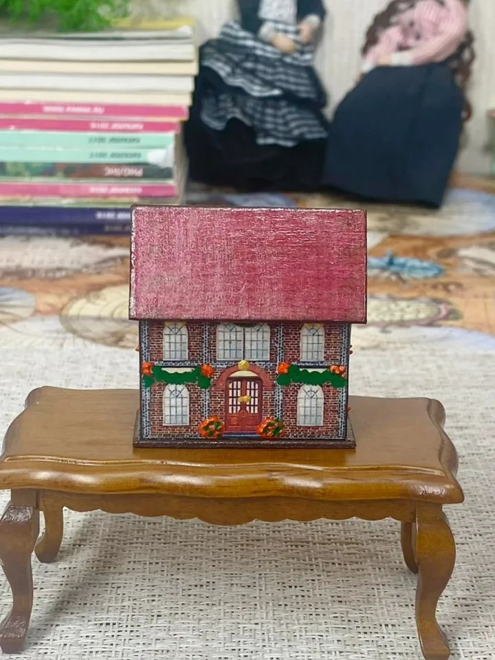 DIGITAL DOWNLOAD FOR PRINT. TUTORIAL.Video tutorial on creating a dollhouse.1:12