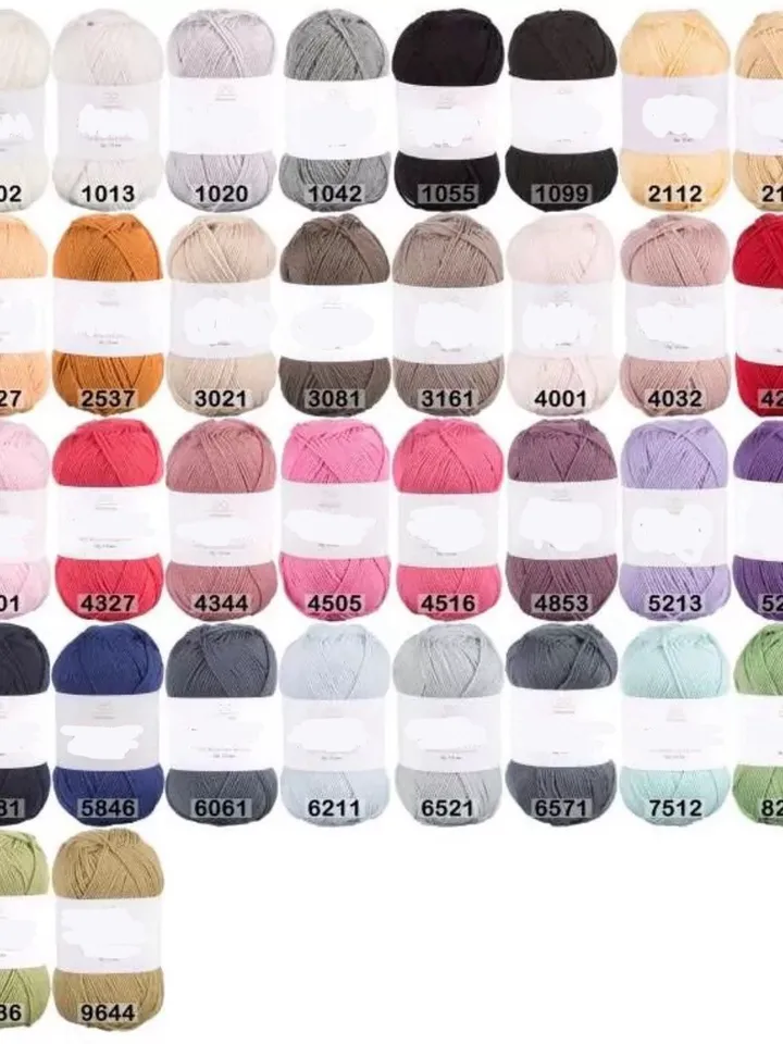 merino romper and bonnet. Knitprops. Newbotn photo props