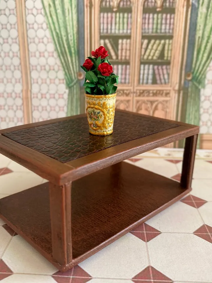 Dollhouse coffee table in 1:12 scale.