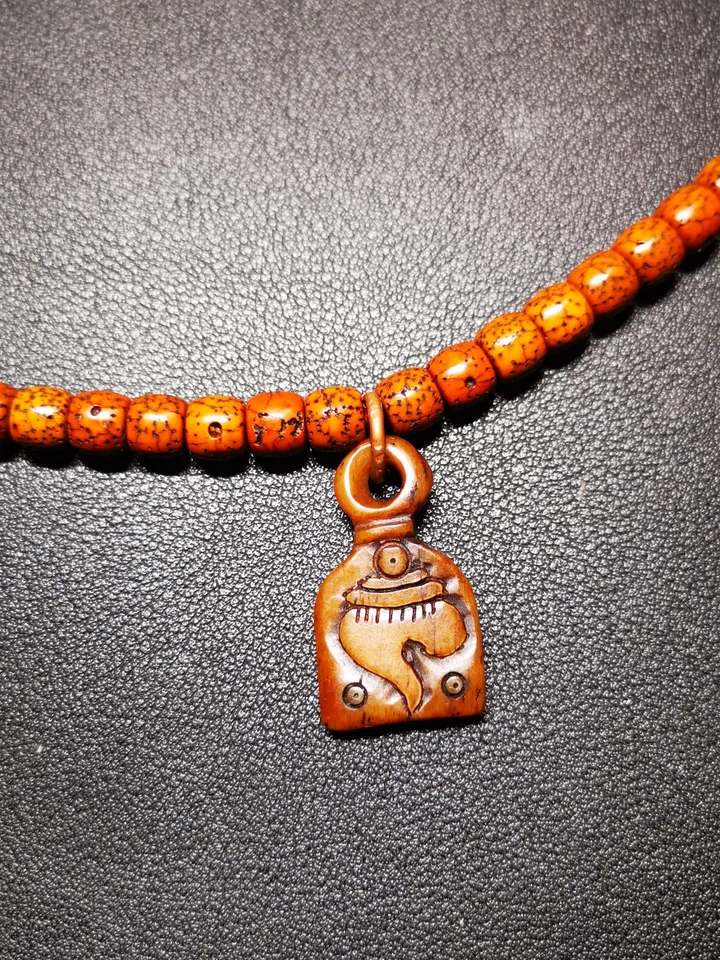 Gandhanra Tibetan Shankha Flower Amulet,Yak Bone Carved Conch Pendant, Bead Counter Clip Pendant for Mala, Prayer Bead Accessories