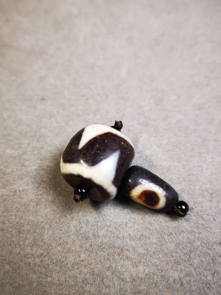 Gandhanra Old Tiger Tooth Dzi Guru Bead,T-drilled 3-Hole Mala Bead, Prayer Bead,Connector Bead for Buddhist Bead