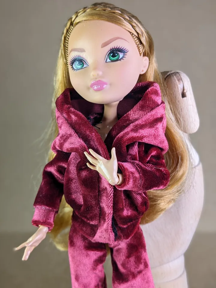 Handmade burgundy velvet hoodie & pants set for 10.5 inch female dolls