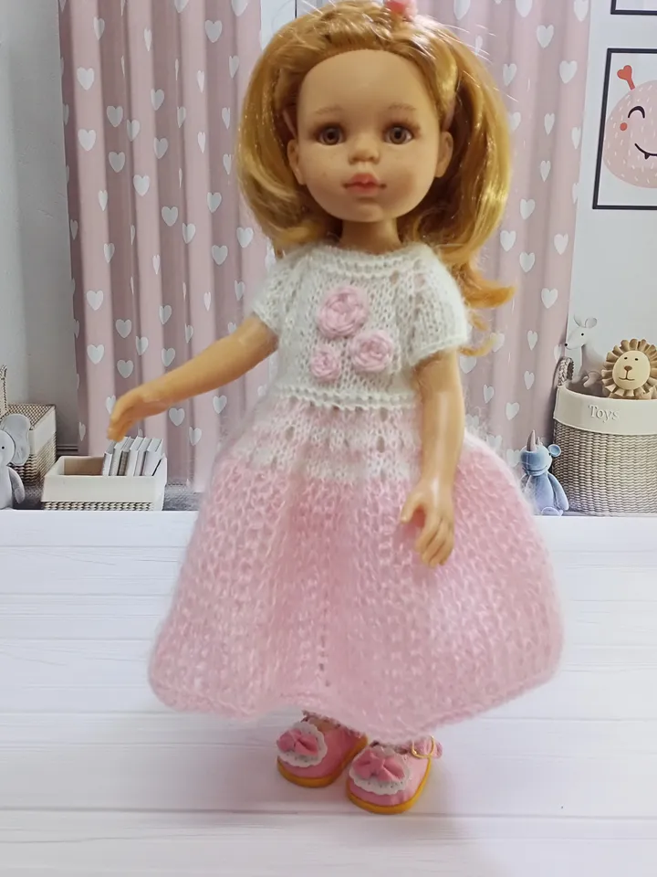 Outfit for a 16-inch doll.Pink