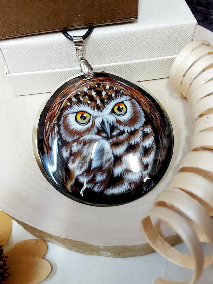 Pearl pendant necklace: Brown owl on outstanding pendant. Graceful nature captured on handmade jewelry. Gorgeous animal gift for dainty girl