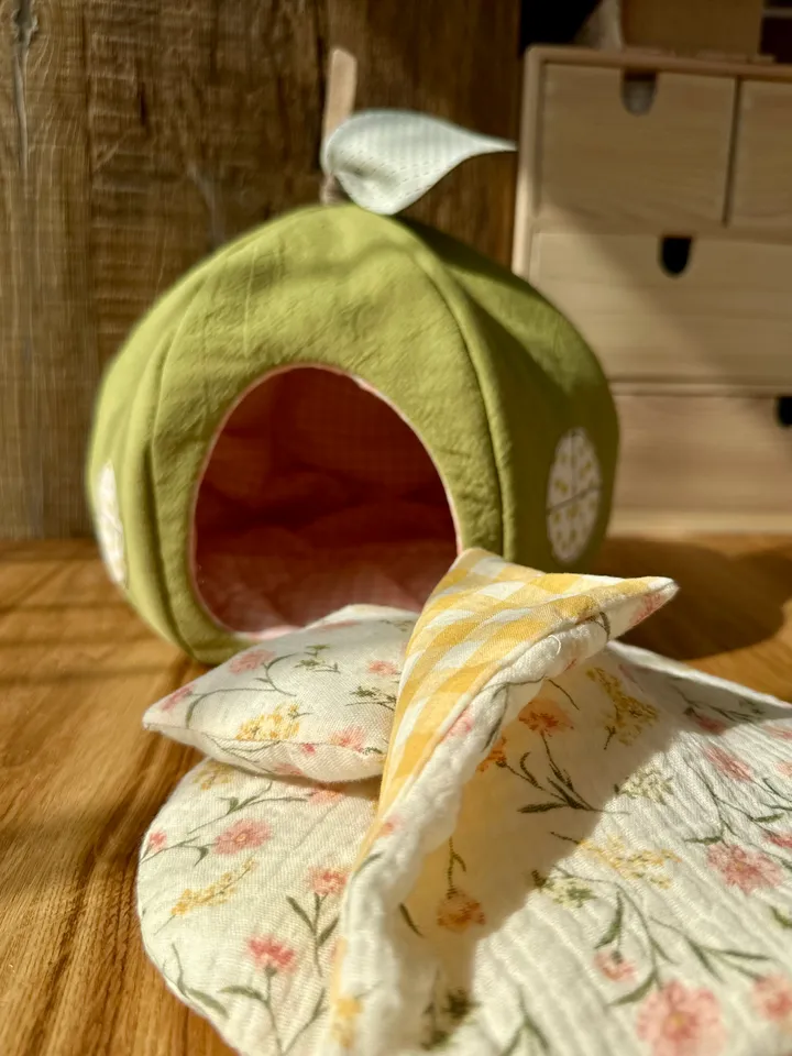 21 cm~8“ Apple House
SEWING PDF PATTERN