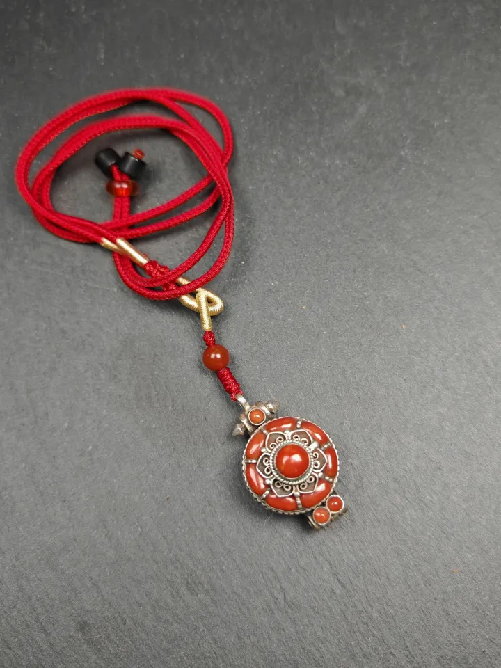 Gandhanra Handmade Gau Ghau Shrine, Round Tibetan Buddhist Altar Amulet Pendant,Unique Fotobox,Made of Coral and Silver