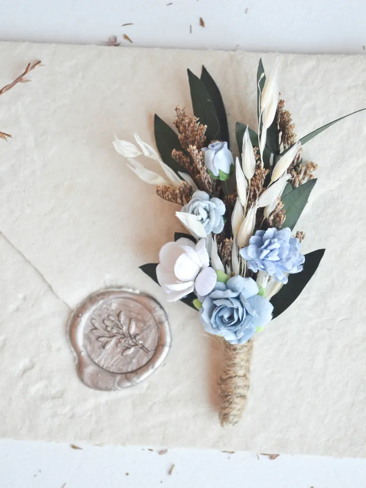 Blue White boutonniere, Blue Button hole, Blue Groomsman boutonniere, Blue wedding, Rustic wedding, Fiance