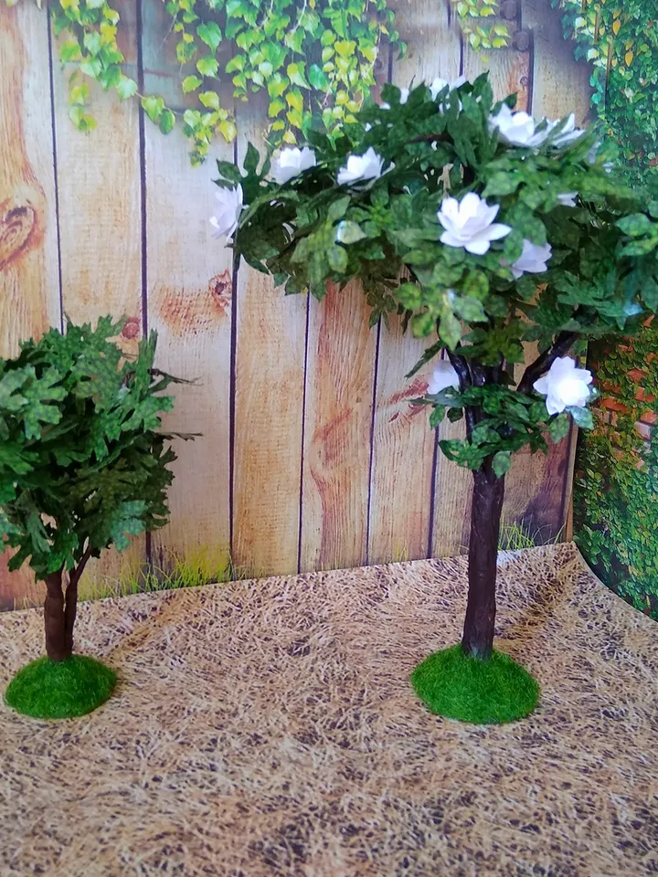 Tree for the puppet garden.1:12 scale.