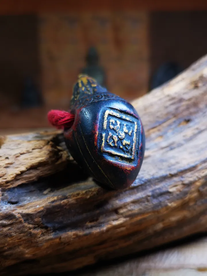 Gandhanra Old Tibetan Niang La Tsa Tsa Statue,Stupa Amulet,Pagoda Pendant,with Cross Vajra Stamp,Small Size 48mm,50 Years Old
