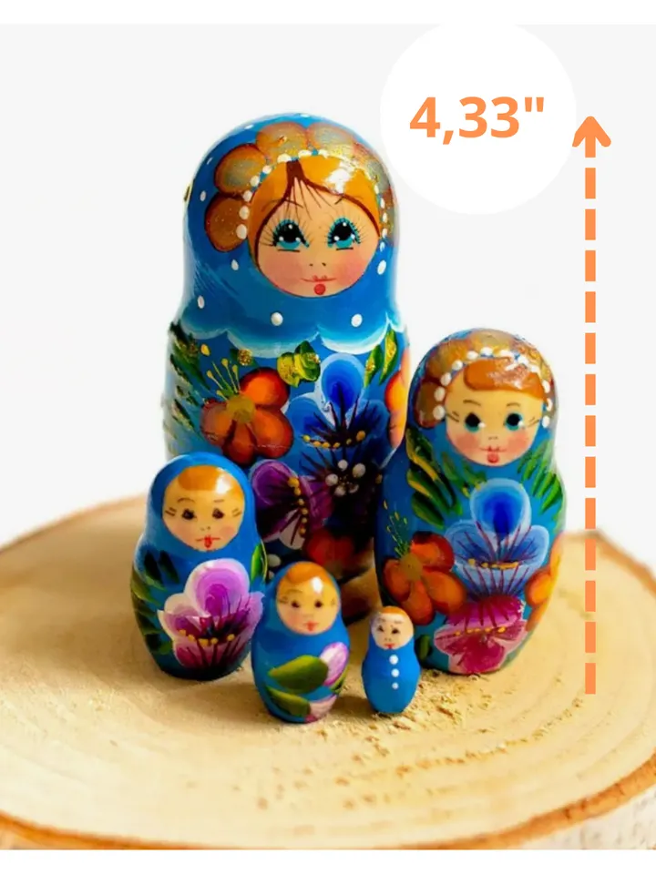 Matryoshka wooden 4,3” souvenir. Set of 5 dolls in 1.