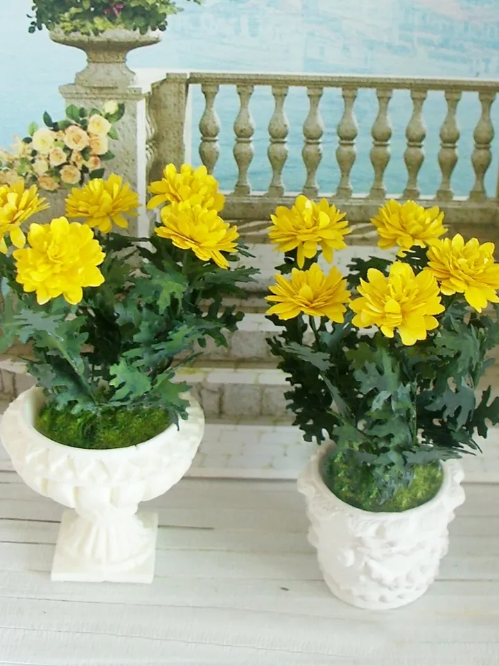 Flowers for the doll house.1:12 scale.