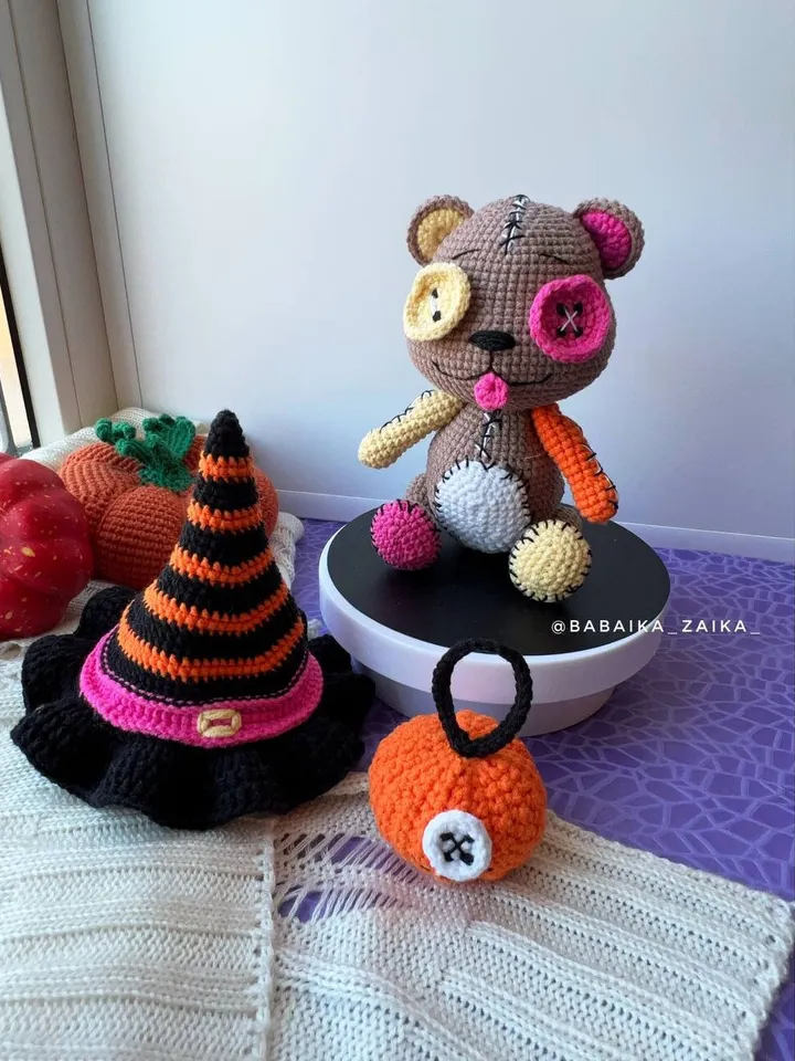 PDF Crochet Bear with a Pumpkin crochet pattern, Halloween amigurumi, Amigurumi Pumpkin monster, Amigurumi Bear patrón en español