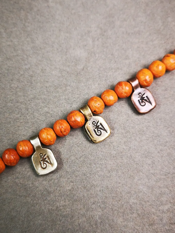 Gandhanra Handmade Buddhist Mala Counter Clip,Bum Counter Clip for Prayer Beads,Om Letter,Mala Accessories