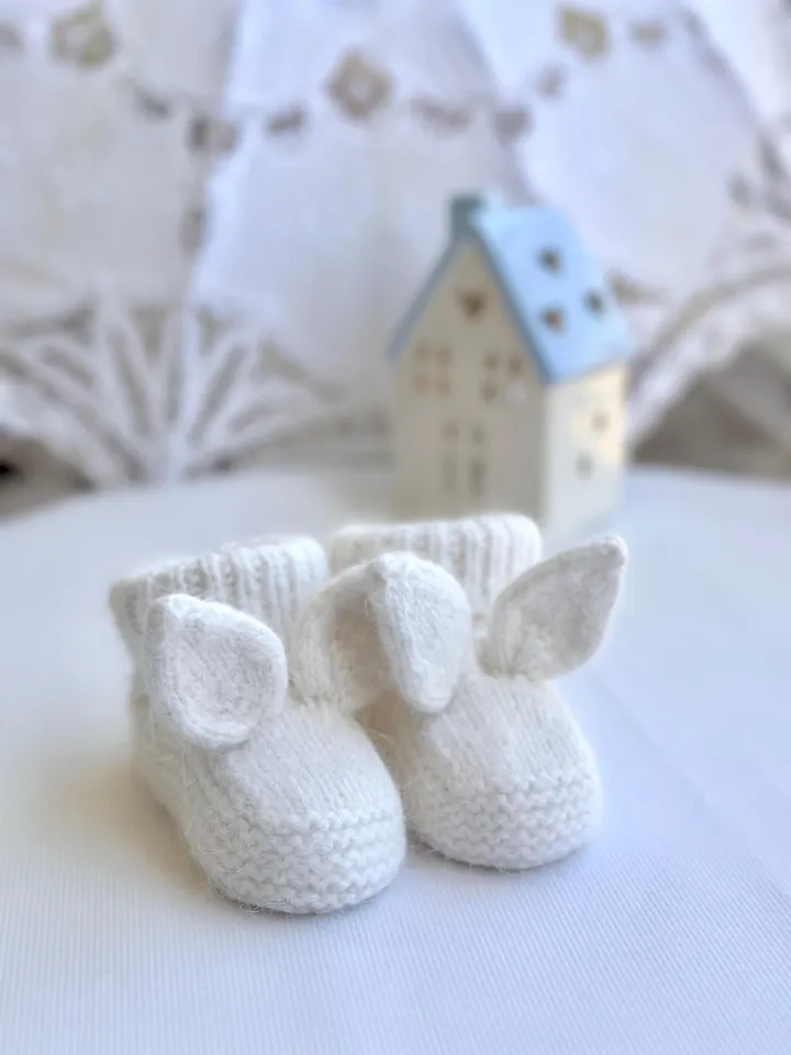 Easy Baby Rabbit Ears Booties Knitting Pattern & Tutorial - 0-3M PDF Download ENG