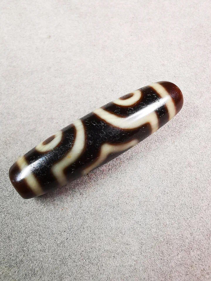 Gandhanra Tibetan 3 Eyed Dzi Bead,Tibetan Chung,Wealth Amulet,Small Size 40*11 mm
