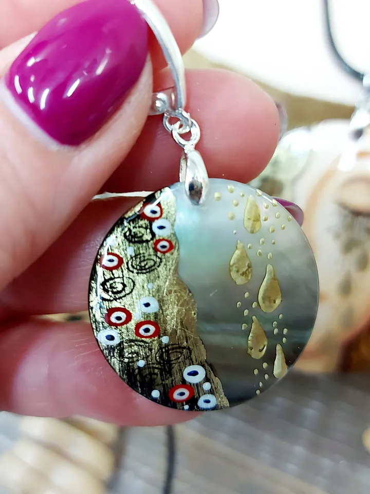 Рendant and earringsof "Larme d'Or" (Golden tears). Freya's tears.Hand-painted on mother-of-pearl.Hand painted miniature painting. Klimt.