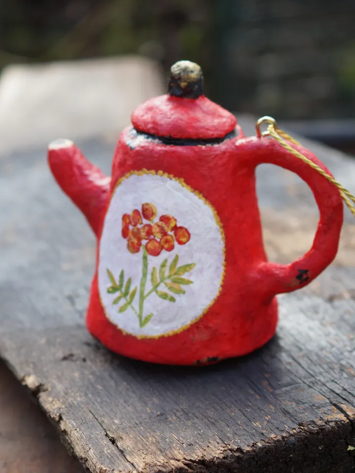 Spun cotton kettle, cute ornament, spun cotton ornament, red vintage enamel kettle
