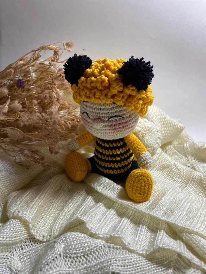 PDF Crochet Pattern Cute Baby Bee, Amigurumi bee pattern, Bee doll, Bee crochet doll pattern, amigurumi animal, Cute bee pattern