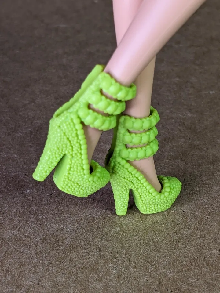 Neon green high-heeled shoes for 1/6 scale female dolls