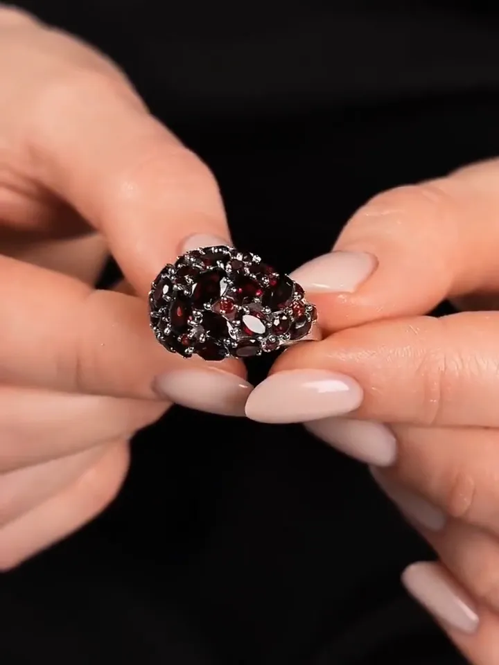 Women's ring, silver 925 with garnet