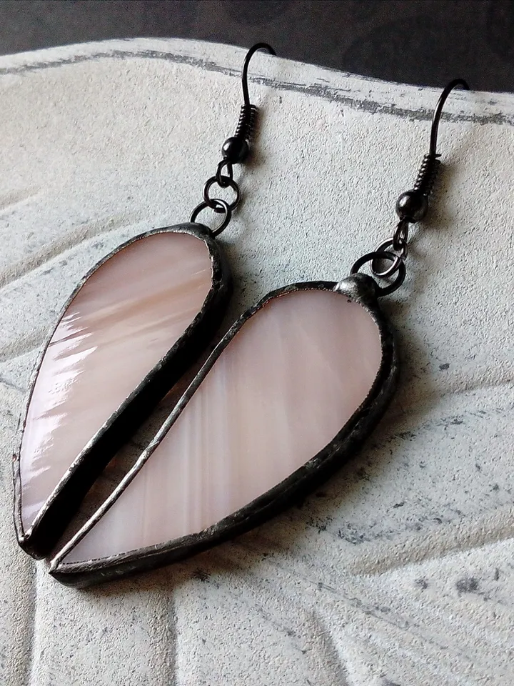 Pink wavy earring, glass earrings, simple stained glass, petals earrings, kawaii earrings, Dangle earrings