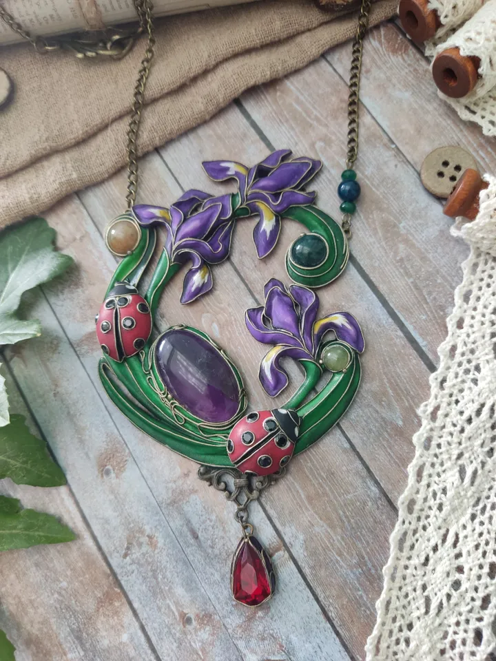 Japanese Iris, Fringed Iris Necklace, Shaga Flower, Ladybugs necklace