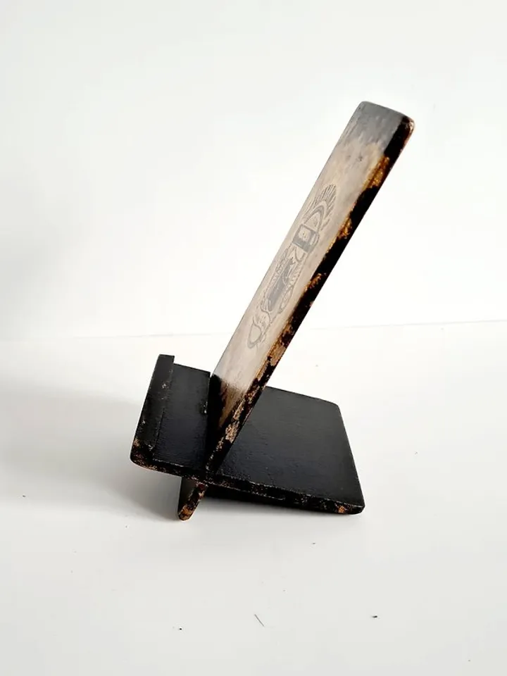 Craft Phone holder for desk Cell phone stand for man Black and gold phone stand