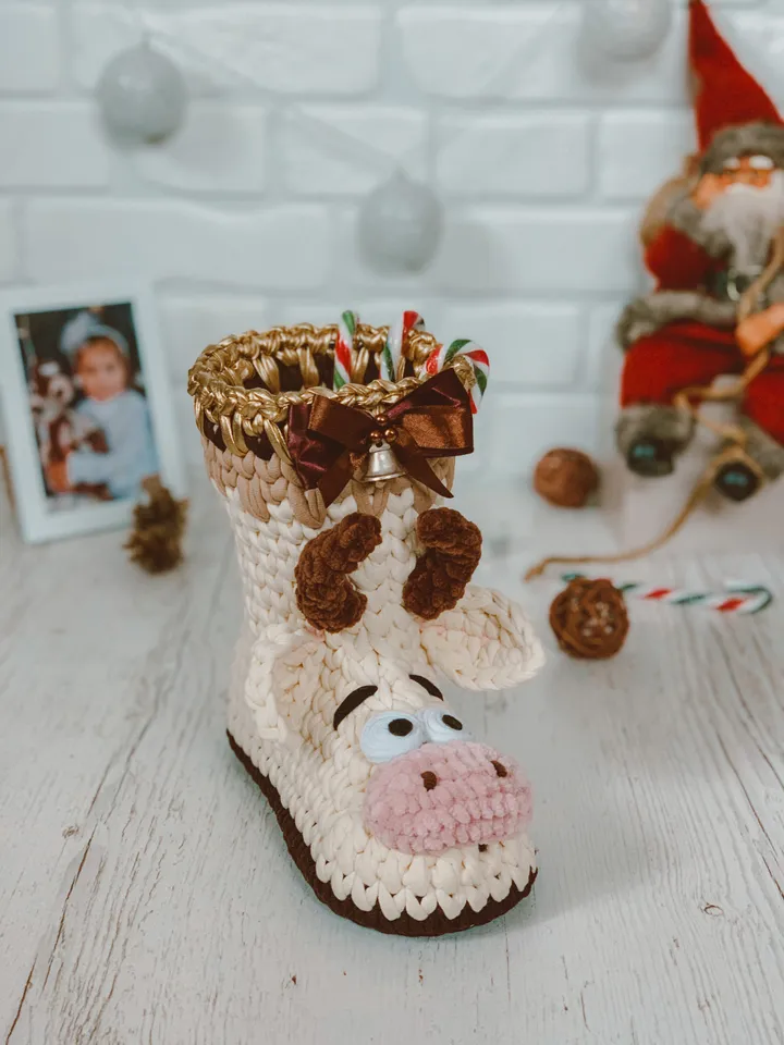 basket cow boot, interior gift shoes, bathroom storage, table decor, wine cover eco friendly decor