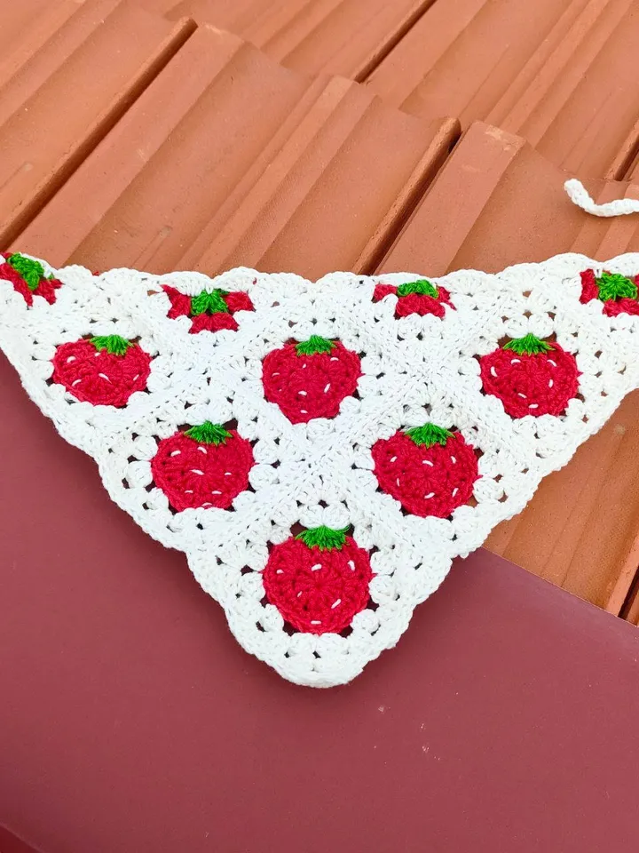 Crochet bandana, strawberry bandana crochet, easy crochet bandana, strawberry bandana, beginner pattern PDF