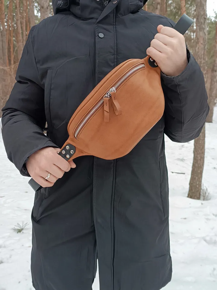 PDF pattern leather waist bag. Leather chest bag. Punch pitch 5 mm. Download PDF & video TUTORIAL