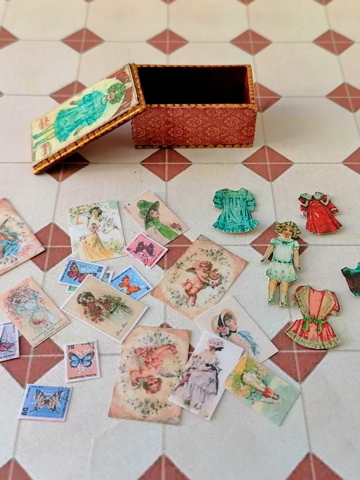 Boxes with paper dolls and accessories for dollhouse 1:12. Handmade.
