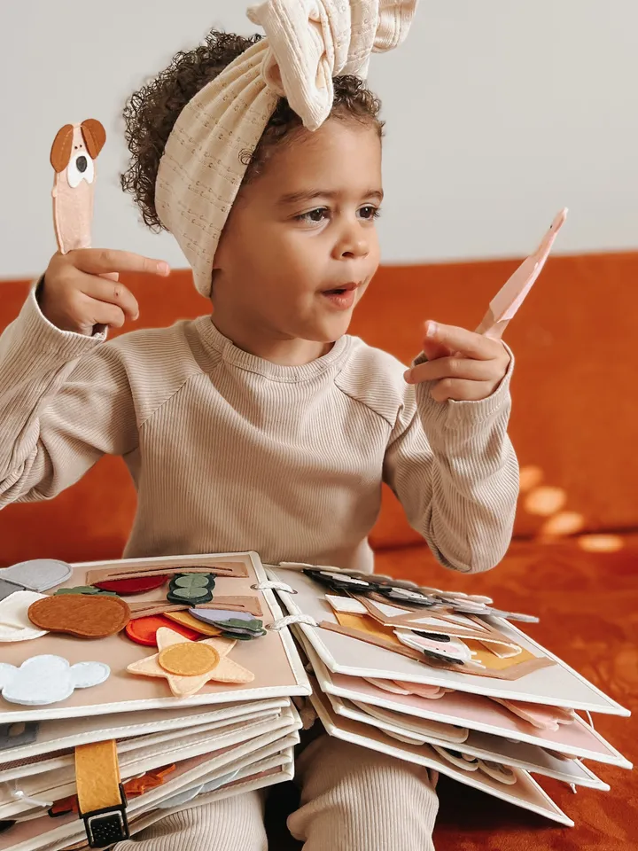 felt busy books, felt books, activity book, busy book for toddlers 1 year old, travel toy 9 months kinderkrama