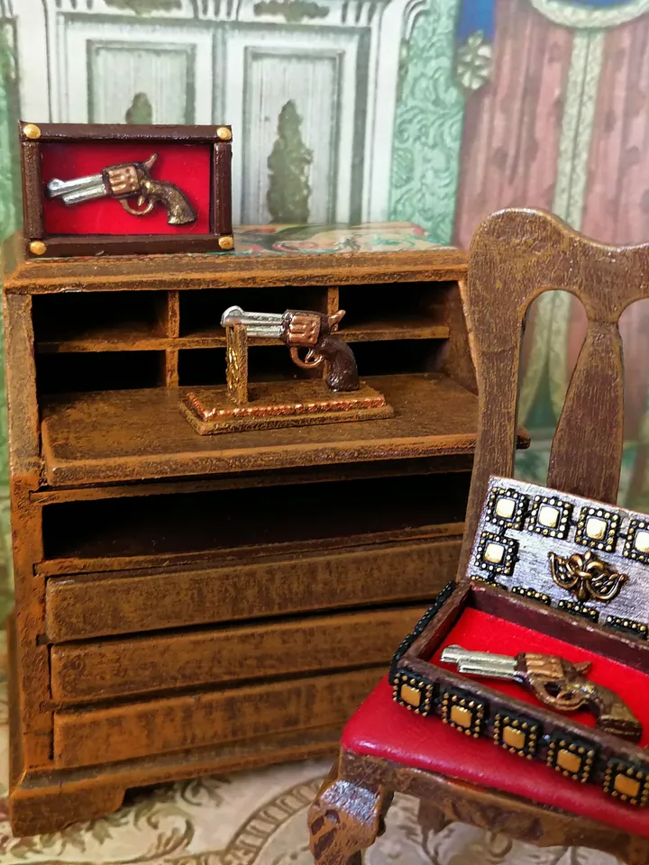 Pistols for collection. Collection weapon.Dollhouse miniature.1:12 scale.