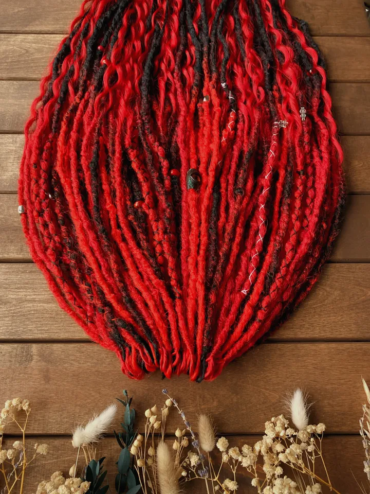 Red to black ombre Se dreads and Red black with curly ends Se dreads 🪽Ready to Ship❤️‍🔥
