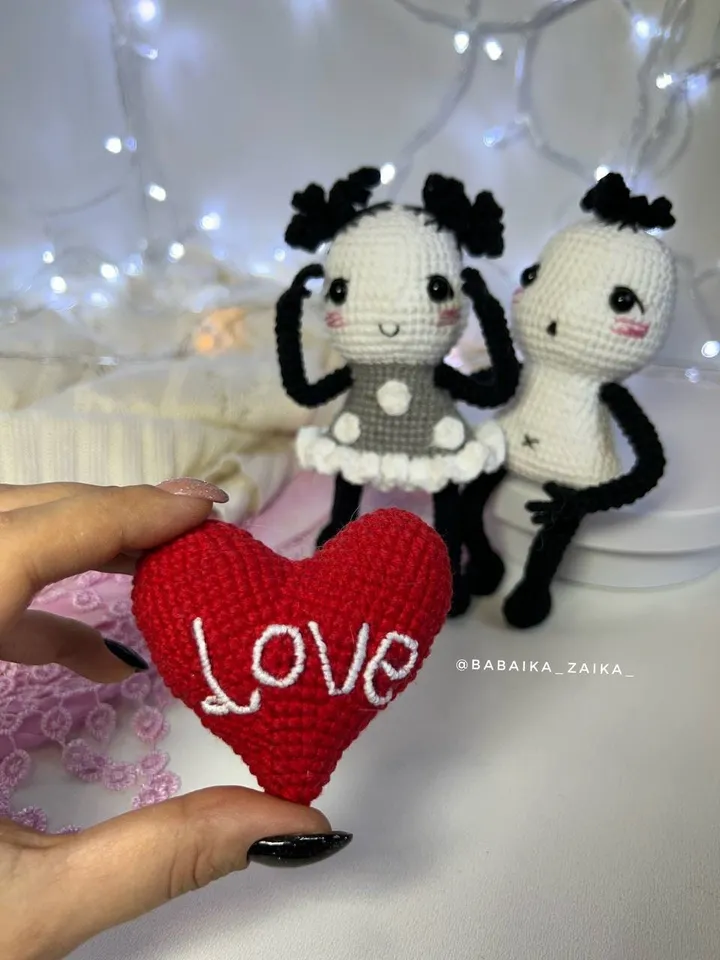 PDF Dolls in Love Crochet Pattern, Amigurumi Couple, Valentine's Day Gift, Crochet Doll Boy and Girl, Heart Pattern, Cute Small Toy PDF
