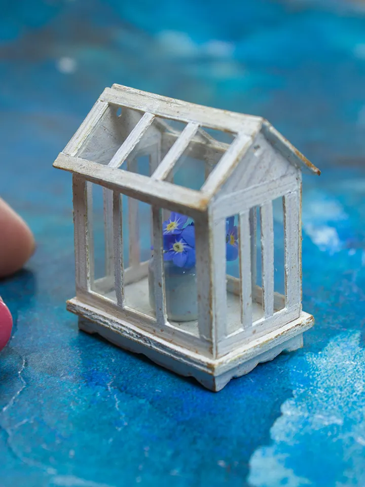 TEMPLATE Miniature greenhouse in 1:12 scale.