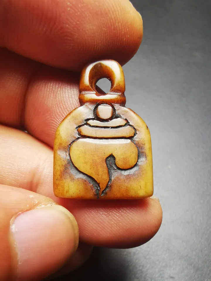 Gandhanra Tibetan Shankha Flower Amulet,Yak Bone Carved Conch Pendant, Bead Counter Clip Pendant for Mala, Prayer Bead Accessories