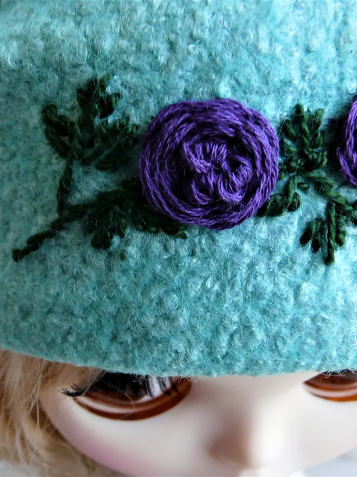 Blythe hat with embroidery
